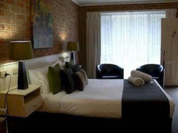 Begonia City Motor Inn แบลเลอแรต ภายนอก รูปภาพ